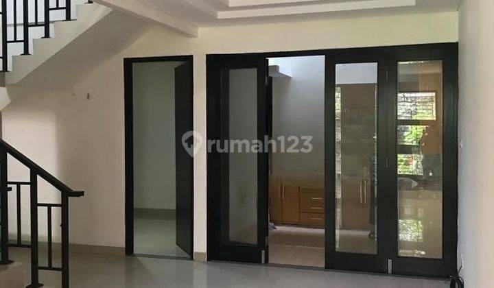 Jual cepat Rumah 2 Lantai Split Level Sudah Renovasi Unfurnished SHM di Kelapa Gading 7 Mnt Ke Stasiun Lrt, 10 Mnt Ke Mkg Mall, Jakarta Utara 1