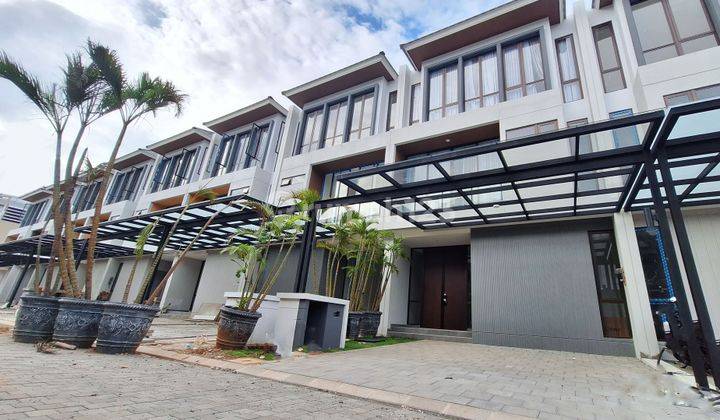 Rumah Baru 7x18,5 3 Lantai 3 Kamar . Brezza Pantai Mutiara Pluit. SHM . Bisa Cicilan Atau Kpr . Dekat Laut . Regatta Sea View Residence 1