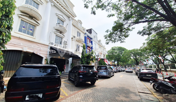 DIJUAL Ruko Exclusive PIK 5x15 4 lantai , hadap jalan raya. JUAL CEPAT HARGA NEGO Rukan Pantai Indah Kapuk