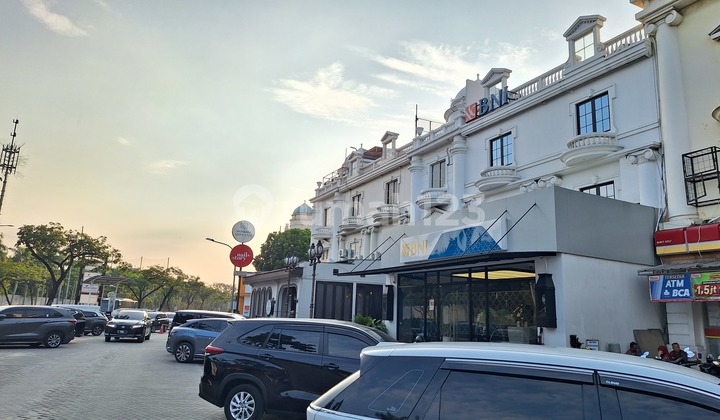 Disewakan Termurah Ruko Exclusive Pantai Indah Kapuk . Hadap Jalan Besar . 5x15 4 Lantai . Siap Pakai Ruko Paling Murah