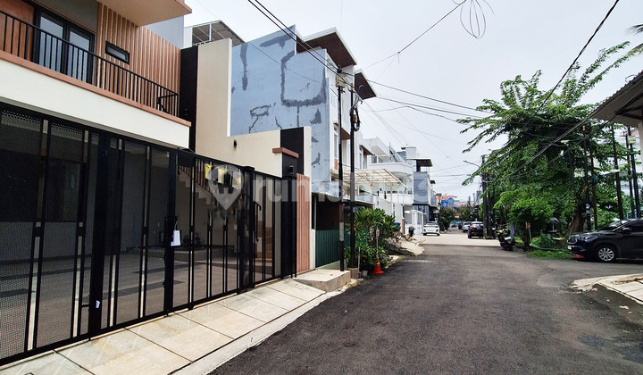 FOR SALE New Muara Karang House 8x15 4 Floors, Block 3 - QUICK SALE New MK Building House, Facing the Park 2