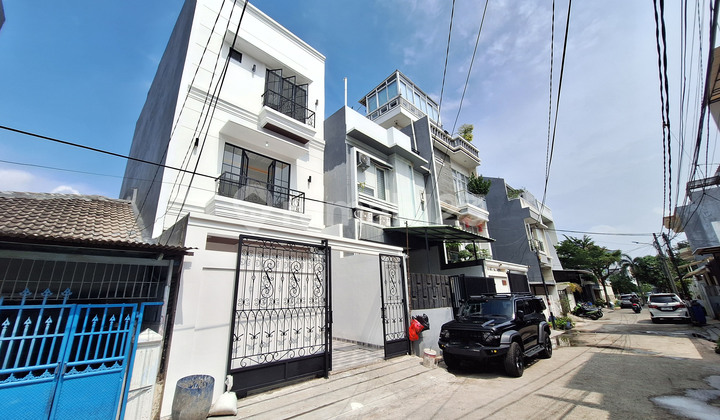 RUMAH BARU Muara Karang Blok 5 6x15 3 lantai Siap Huni . Baru Jadi. Bagus Banget