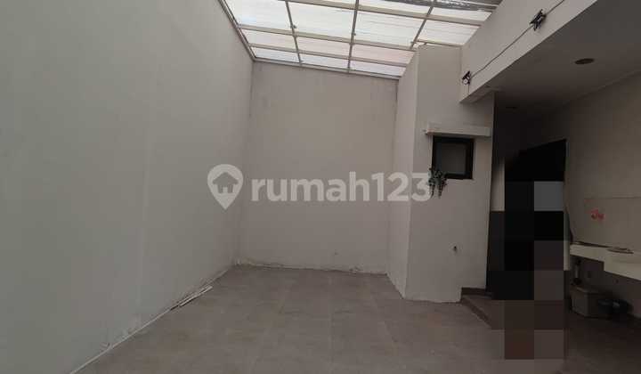 For Rent: House in Green Lake City Cluster East Asia, Size 8x18 with Hook. 2