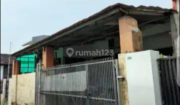 Dijual Rumah di perum Taman Meruya Ilir

Luas tanah 120m2
Luas bangunan 100m2 1