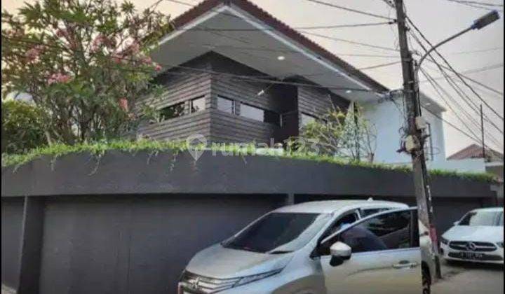 Dijual Rumah Kembangan, Meruya
Luas Bangunan 465m²
Luas Tanah 365m²
Kamar Tidur 5 + 2
Kamar Mandi 4 + 1
2 Lantai
Lantai Granite Tile
Garasi 2 Mobil
Carport 2 Mobil
Garden 
Terawat dan Bersih
Full Furnished

Harga 5,9m 2