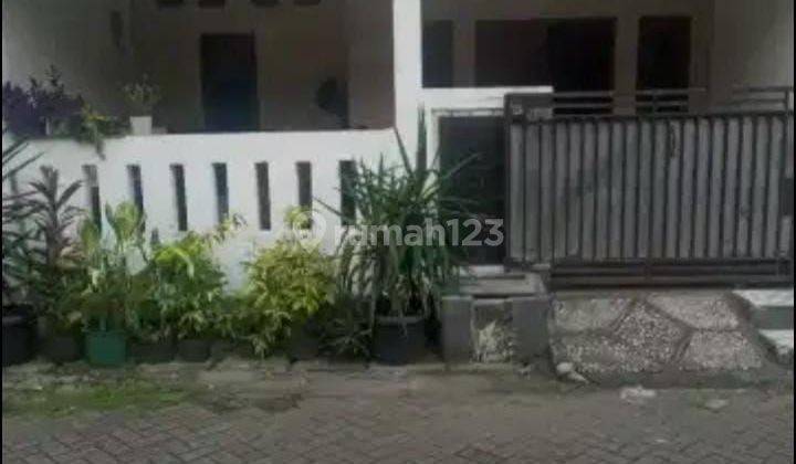 Dijual Rumah Karang Tengah, Tangerang  
Luas Bangunan 72m²
Luas Tahunan 141m²
Kamar Tidur 4
Kamar Mandi 1
Sudah SHM
AC
Carport 
Garasi

Harga 1m nego 1