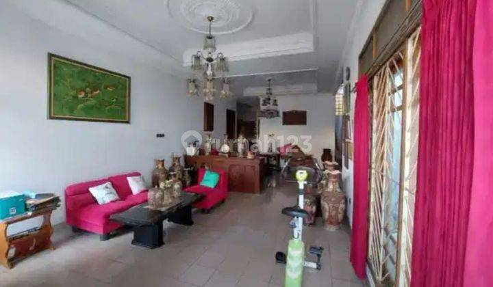 DIJUAL CEPAT
Rumah di Meruya Selatan

Luas Tanah : 191 m²
Luas Bangunan : 218 m²
Kamar Tidur : 4+1
Kamar Mandi : 4
Lantai : 2 2