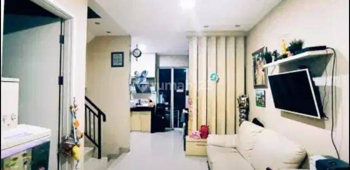 Dijual Rugi Rumah Green Puri Uk 6x15

Luas Tanah 90m2
Luas Bangunan 120m2 (sudah Full Bangunan)
Kamar Tidur 3+1
Kamar Mandi 2+1
Listrik 4.400watt
Semi Furnished 2