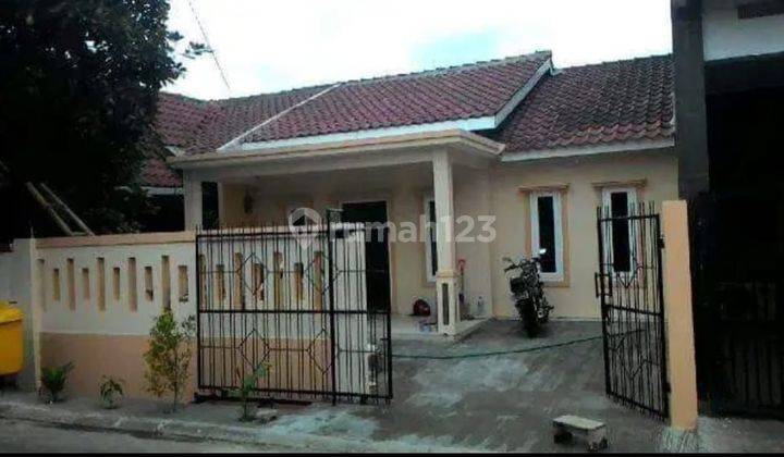 Dijual Rumah di
perumahan duta Bintaro
Dekat alam sutra
Cluster Sanur
Ukuran Lebar 7,5 meter
Panjang 15 meter
Kamar tidur 2
Kmr mandi 1    SHM 1