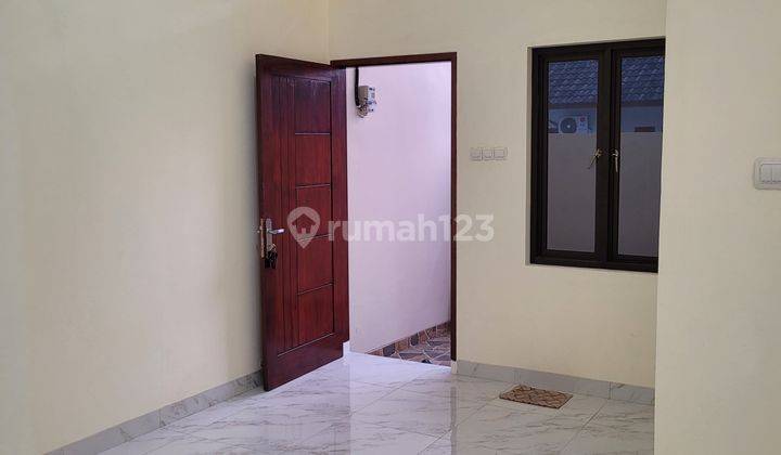 Di jual Rmh Baru 2 lantai Poris Indah di jl.utama
Lt 78 (6x13)
3 kt
3 km
Air PAM
Kitchen set,torrent air
Bebas banjir
SHM
1,6 M nego
 2