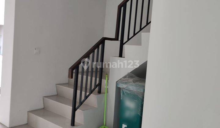 Dijual rumah di Citra Garden Puri, Jakarta Barat    Luas tanah 84m²   Luas bangunan 69m²    2 lantai  2 kamar tidur  2 kamar mandi    Listrik 2200 watt  2