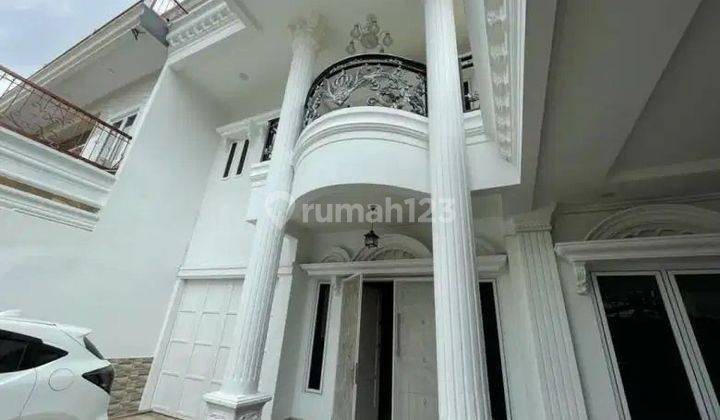 Dijual Rumah Linggal 2 Lantai Di Komplek Taman Royal, Poris Plawad, Tanah Tinggi, Tangerang Kota 

spesifikasi :
lt 264 M²
lb 270m²
kamar Tidur 4
kamar Mandi 4
1 Carport
1 Garasi
air Pam
sertifikat (shm)
swiming Pool
semi Furnished

 1