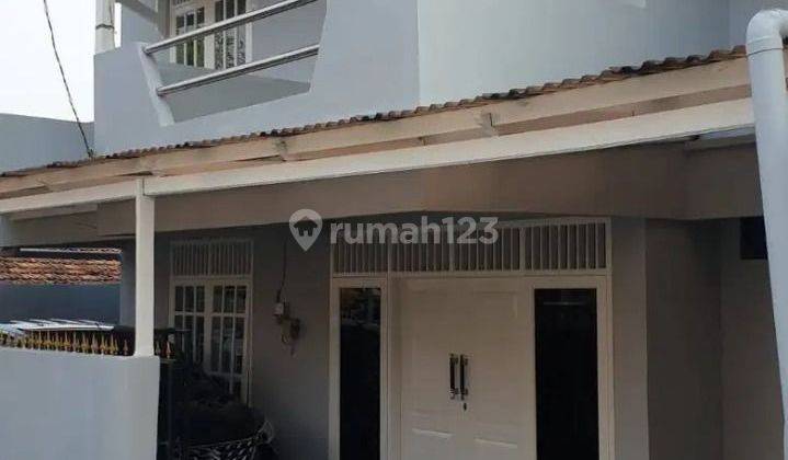 Di Jual Rumah 2 Lantai Siap Huni (baru Renovasi) Di Komp. Unilever, Karang Tengah, Tangerang

spesifikasi :
- Luas Bangunan 220m²
- Luas Tanah 150m²
- Lantai 2
- Kamar Tidur 7
- Kamar Mandi 4
- Listrik 2200
- Air Pake Jet Pump
- Carport, Ac, Water Heater, 1