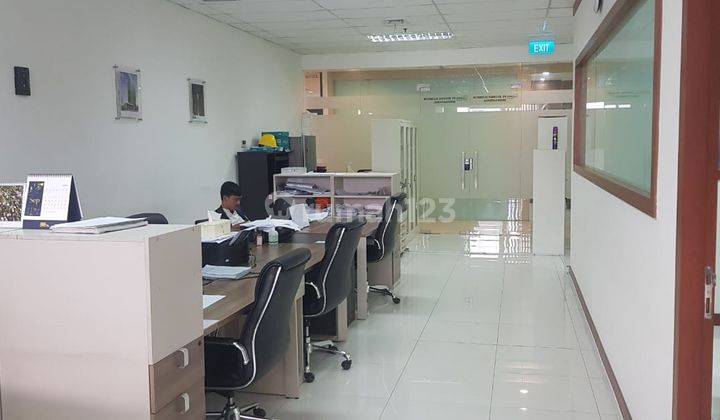 Disewakan Office Soho Capital Lantai Tinggi 1