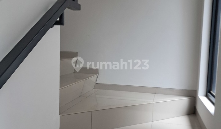 New Shop House Ready for Use. For Pediatric Clinic Business. Beauty Clinic. 2