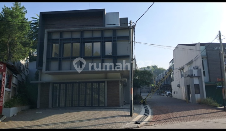 STRATEGIC SHOPHOUSE IN PONDOK HIJAU BANDUNG READY TO OCCUPY AND IMMEDIATELY MOVABLE 2