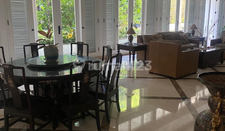 Rumah. Mewah.dengan.bangunan. 2019 Sangat.nyaman.dengan.pohon.yg Rindang Membuat.betah.untuk.penghuni.nya 2