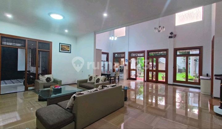 Galaxy House Bumi Permai Surabaya