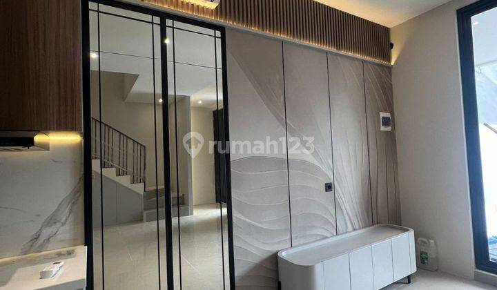 Dijual Rumah 2lantai Bagus di Babatan Pantai Utara 2