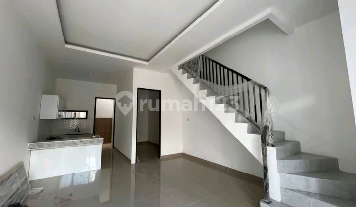 Rumah Tengah Kota Surabaya Rumah Tengah Kota Surabaya