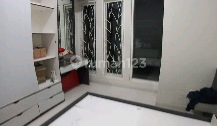 Semanggi 2-Story Tourist Spot, Well Renovated Semanggi 2-Story Tourist Spot, Well Renovated