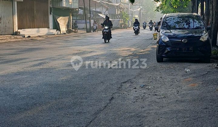 Shop House in the Center of Surabaya City 2