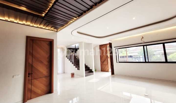 Tropical House Manyar Kertoadi Surabaya Tropical House Manyar Kertoadi Surabaya