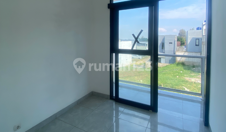 rumah 2 lantai yang modern dengan pemandangan indah 2