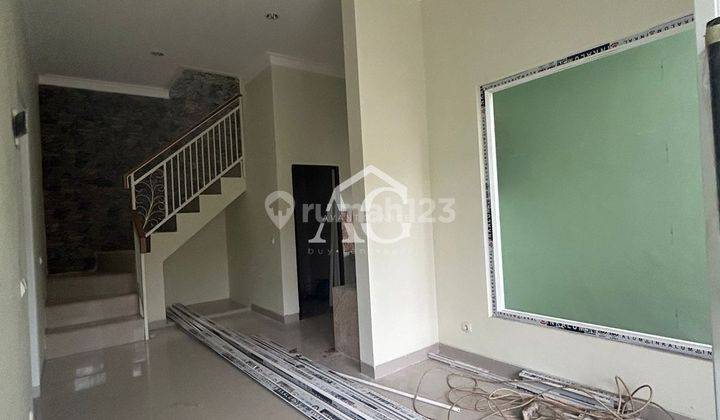 Rumah cantik 2,5 Lantai SHM di Blimbing Kota Malang 2