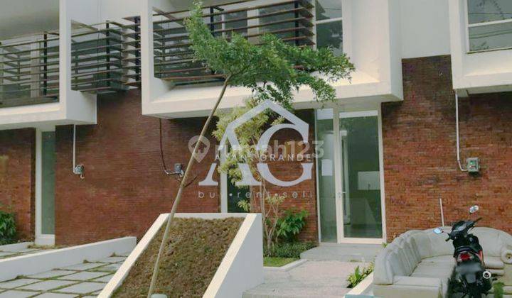 Rumah Modern Siap Huni di The Oz Tidar Malang 1