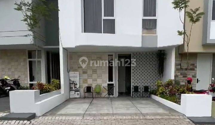 Rumah Modern Lokasi Tengah Kota Malang SHM 1