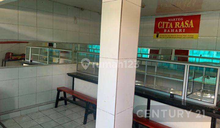 Di kan Kios Pinggir Jalan Besar Cempaka Putih Barat 2