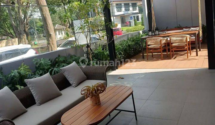 teras rumah mewah di central karawaci