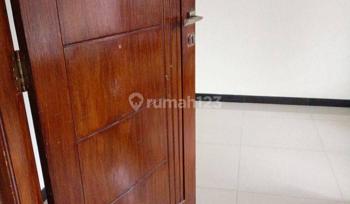 Di jual cepat rumah 2 lantai di simprug di poris 1