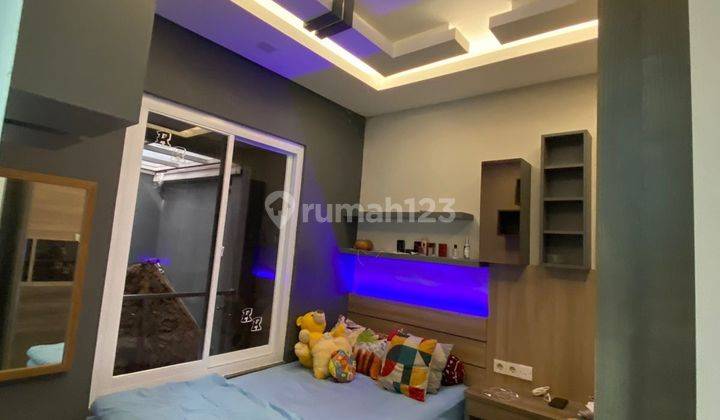 DI JUAL CEPAT RUMAH 2 LANTAI DI CLUSTER MARBERY BANJAR WIJAYA 2