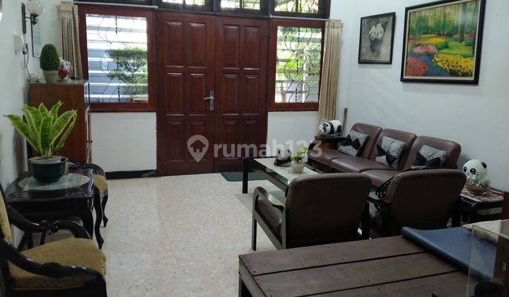 Dijual Cepat Harga Dibawah Pasaran , Rumah di Daerah Manyar Kartika 2