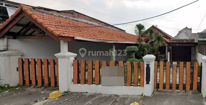 Dijual 2 Rumah di Raya Made, Dekat Fasilitas Umum, Dekat Citraland, Surabaya Barat 2