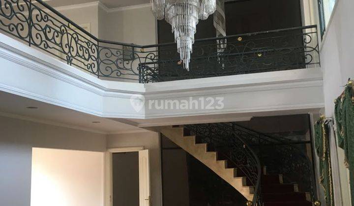 Dijual Rumah Mediterania Classic Terawat di Dharmahusada Indah, Dekat Kertajaya, Manyar Kertoarjo 2