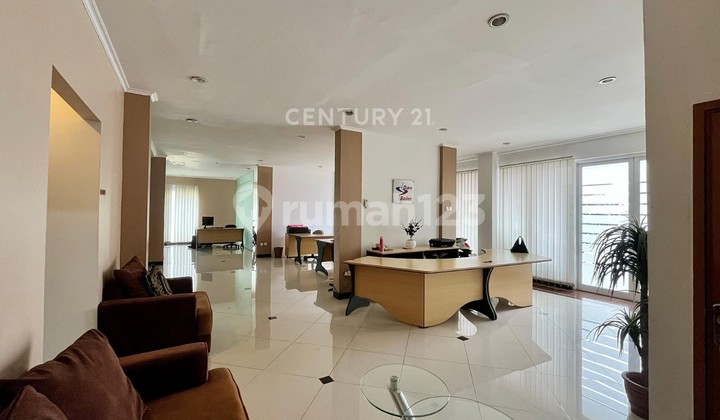 Semi-Furnished Attached Shophouse in Citragran Cibubur 2