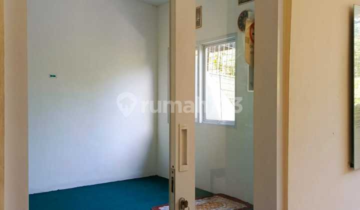 For Sale: Move-in Ready Shop House Near Depok Toll Road 2