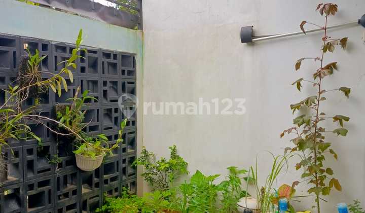 Dijual Cepat Rumah di Willa Depok Asri, 2 Lantai Bagus Semi Furnish 2
