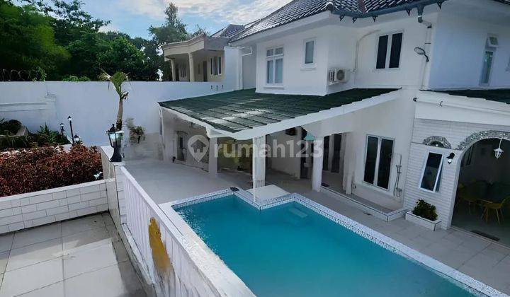 Di Jual Villa Santorini style 1