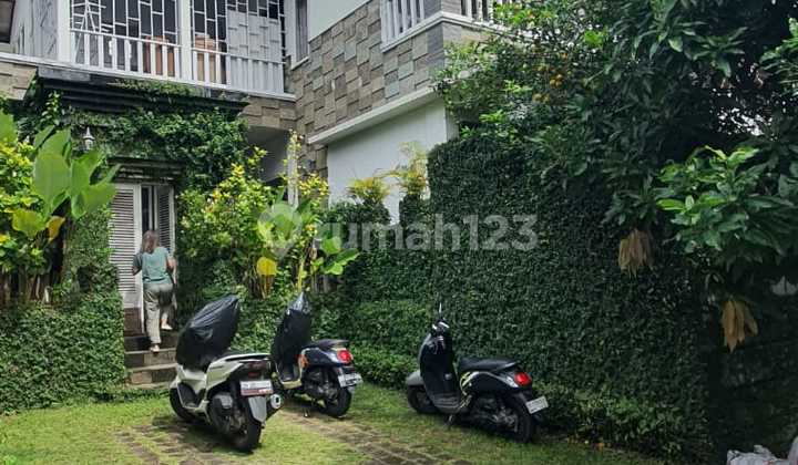 For Sale / Long Term Lease 30 Years - Exclusive House in Griya Alam Pecatu - strategic location