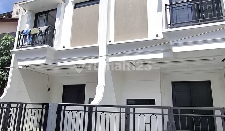 Rumah Strategis Di Tengah Kota 4 Menit Ke Stasiun Depok Lama