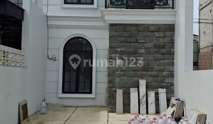 Rumah Classic Di Depok 5 Menit Ke Lrt Cibubur Rumah Classic Di Depok 5 Menit Ke Lrt Cibubur