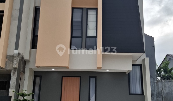 Rumah Strategis Dicibinong 2 Lantai Full Bata Merah Rumah Strategis Dicibinong 2 Lantai Full Bata Merah