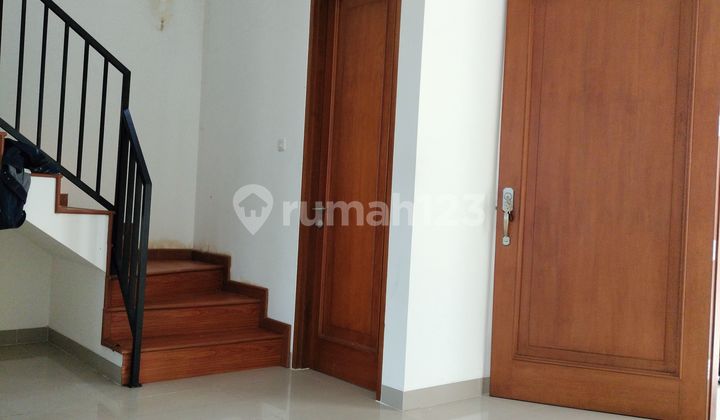 Rumah Sewa 2 Lantai Dalam Cluster 1