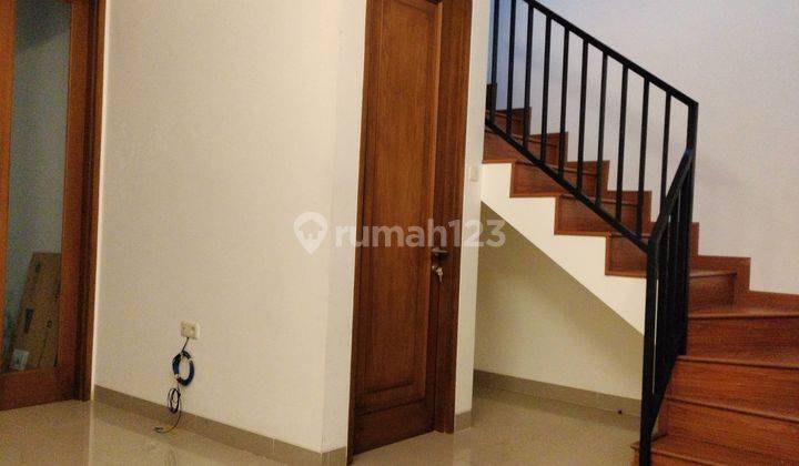 Rumah Sewa 2 Lantai Dalam Cluster 2