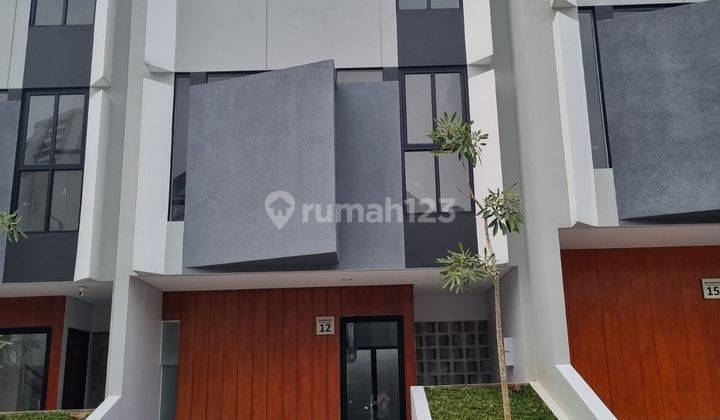 Rumah Baru 3 Lantai Dekat Stasiun Jurang Mangu 1