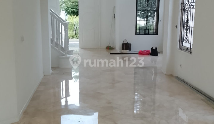 Rumah Mewah 2 Lantai Lippo Karawaci Sentral Tangerang 1